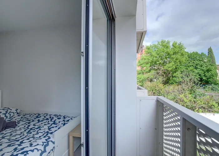 Le Du Pont Guilhemery Apartment